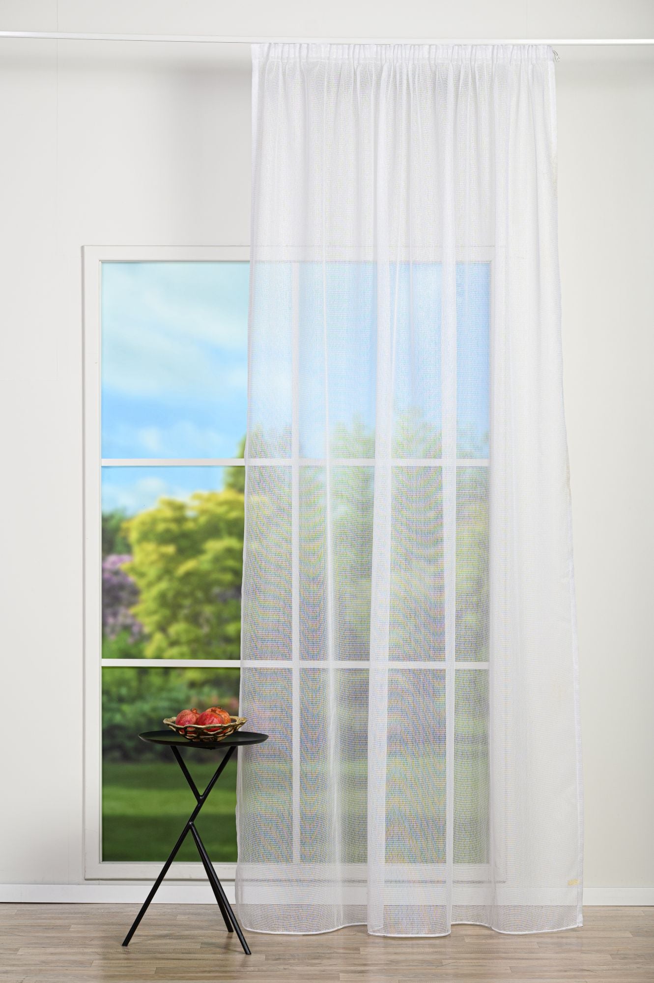 Perdea JEUX T01, alb, tip plasă, cu inserții strălucitoare