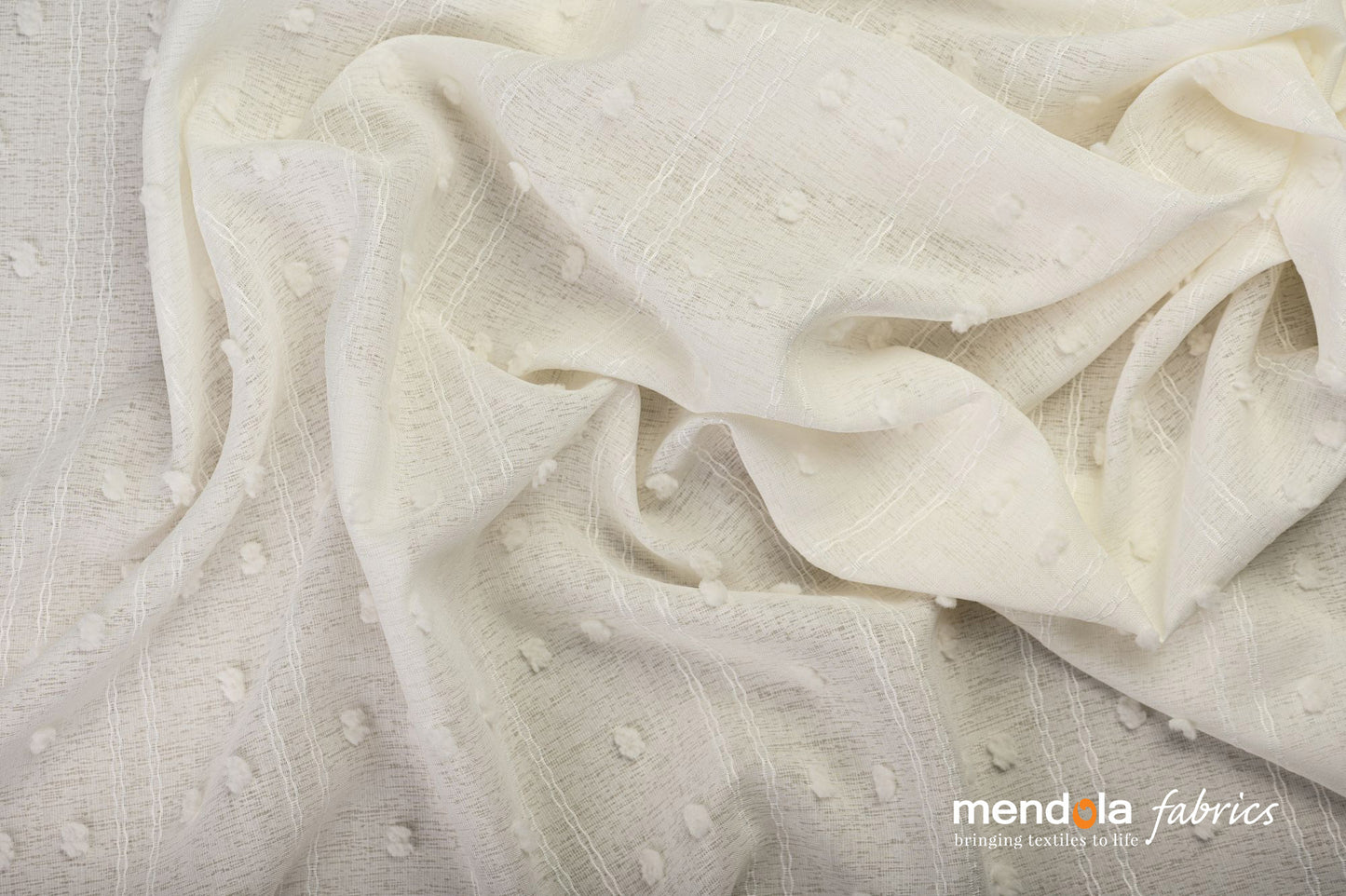 Perdea JUSTINE R1700, crem, cu buline pufoase 3D