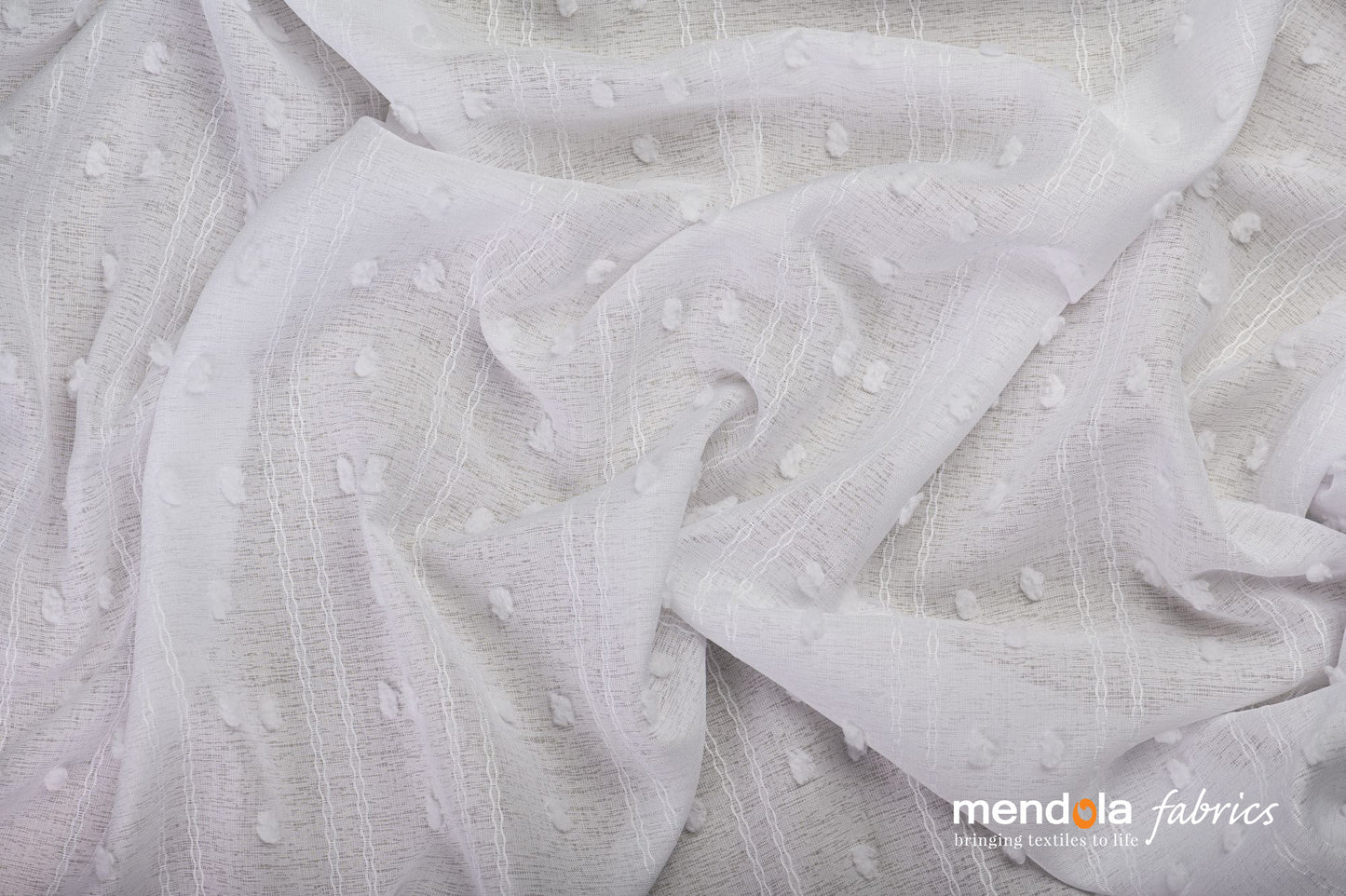 Perdea JUSTINE T01, albă, cu buline pufoase 3D