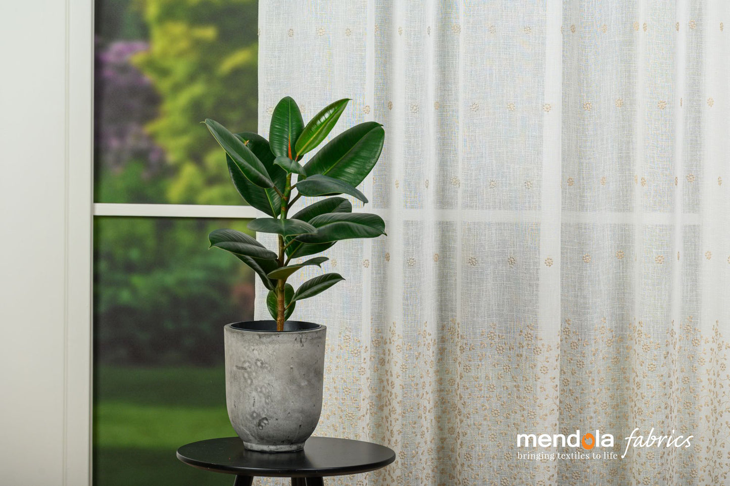 Perdea Splash 1908, bej, textură ca de in, cu broderie model floral