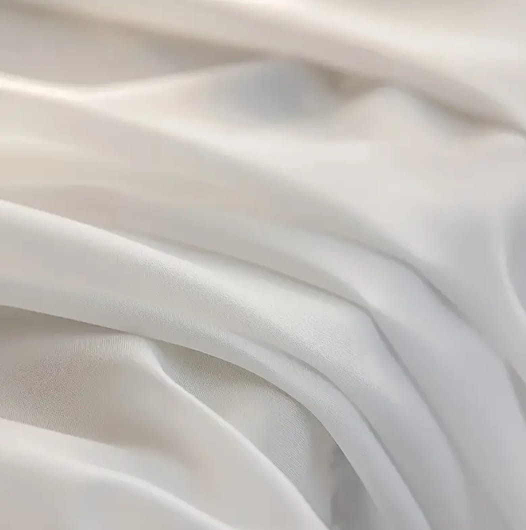 Perdea Silk 02, ivoire textura matasoasa, material nesifonabil țesută cu fir de plumb în partea inferioară