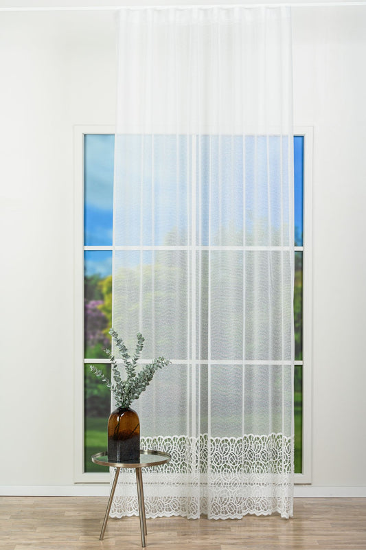 Perdea Ithaca 01, albă, cu broderie și bordură decorativă