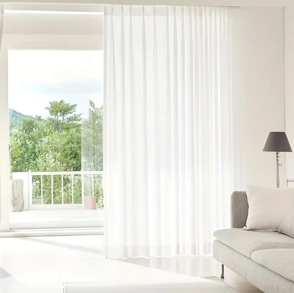 Perdea Silk 01, albă, textura matasoasa, material nesifonabil, țesută cu fir de plumb în partea inferioară