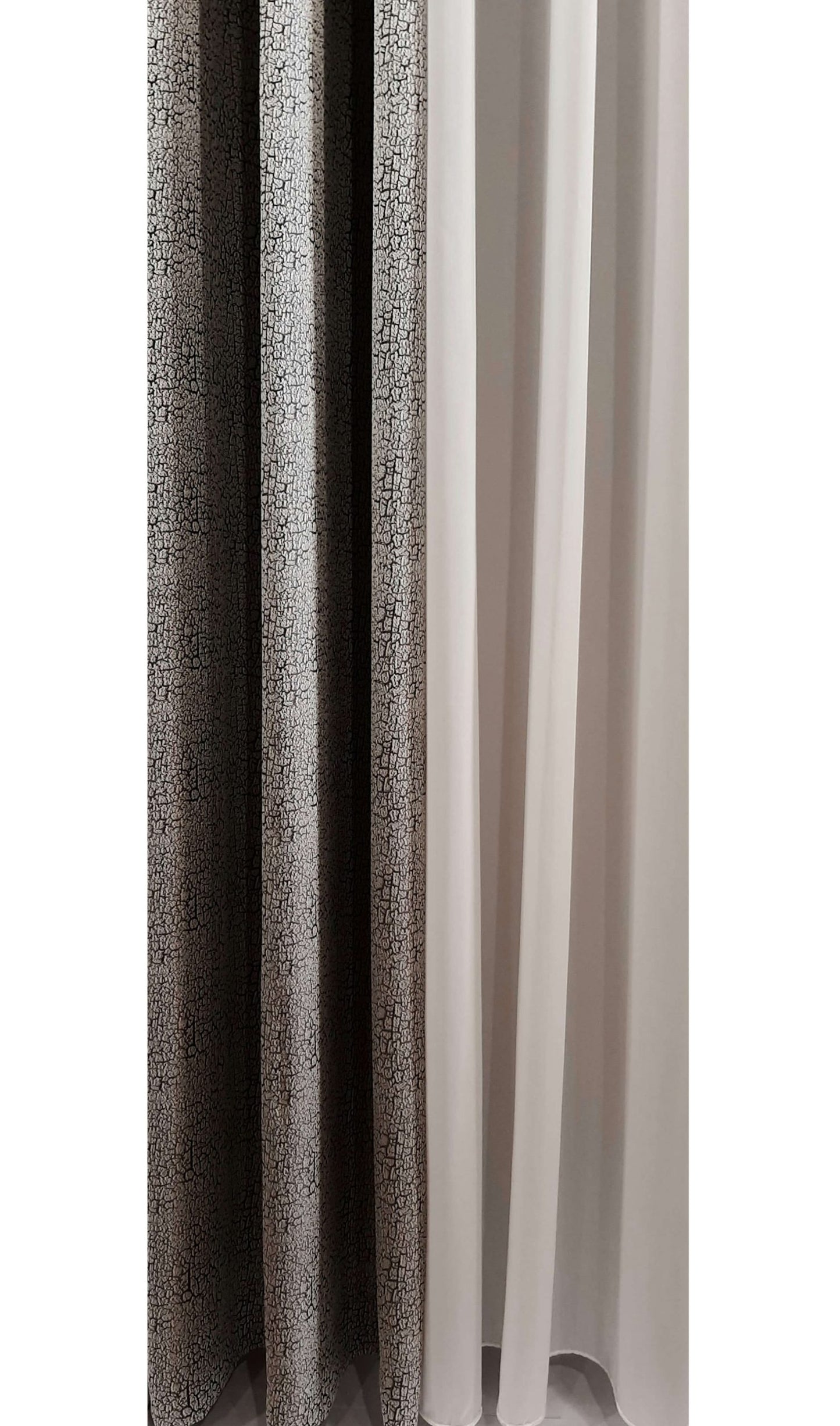 Draperie 324906-150/1400, model texturat, efect de piatră spartă, în nuanțe de gri