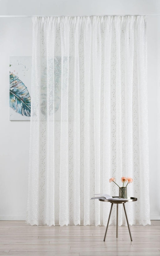Perdea Aylin 01, albă, elegantă, in țesut cu terminație broderie