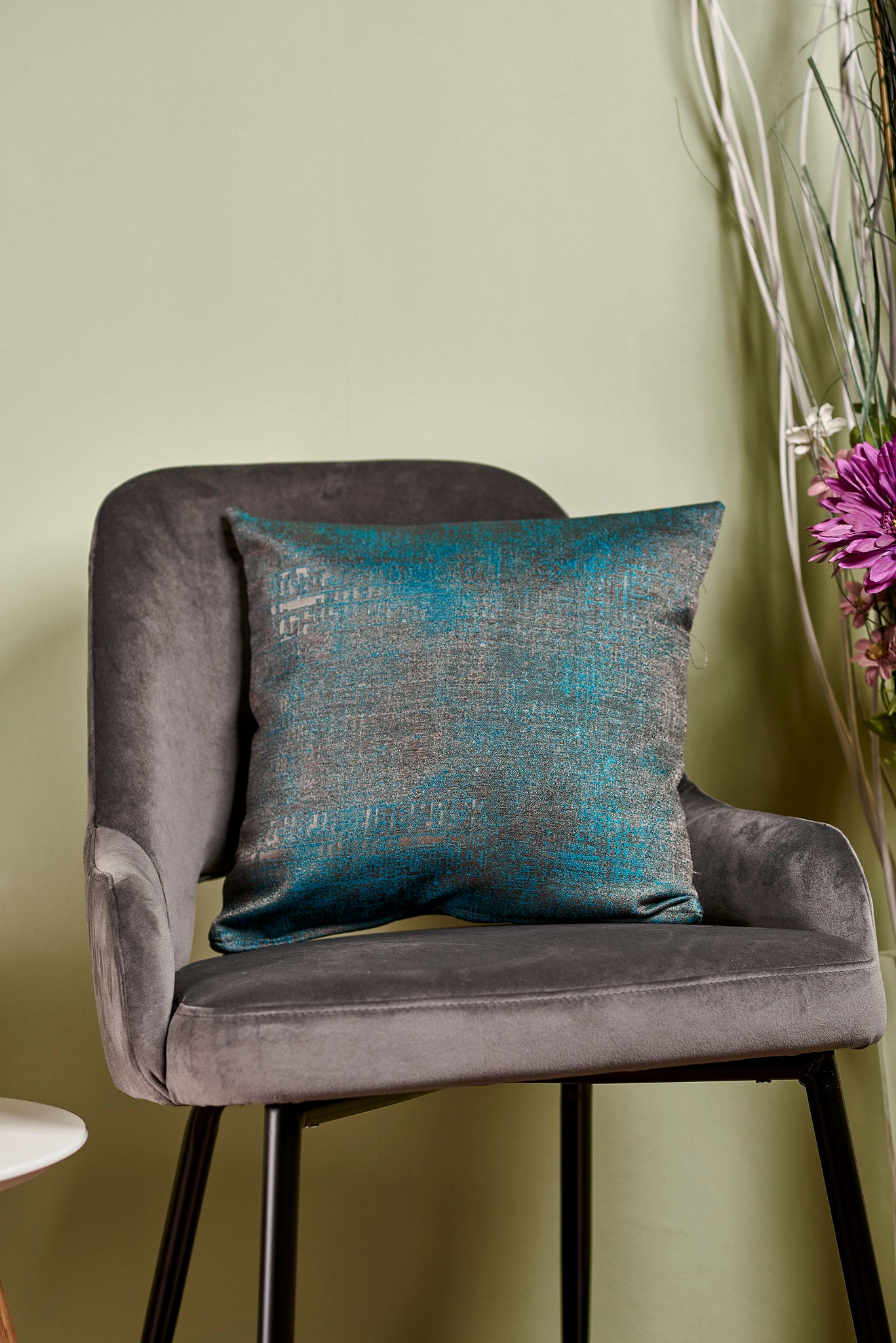 Față pernă 17967 – Husă pernă decorativă 40×40, tafta texturată, gri antracit cu patina turquoise