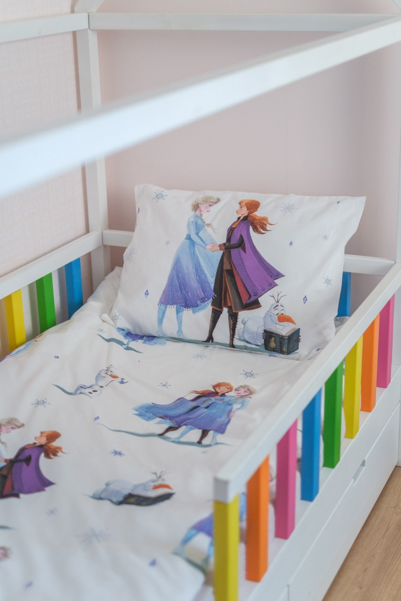 Lenjerie de pat FROZEN D/02, bumbac 100%, cearceaf pilotă 140x200, față pernă 50x70, Colecția Disney