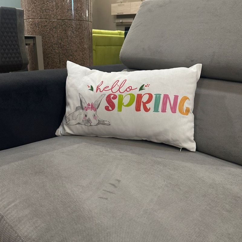 Față de pernă Hello Spring, 30 x 50 cm, bumbac, imprimeu cu iepuraș