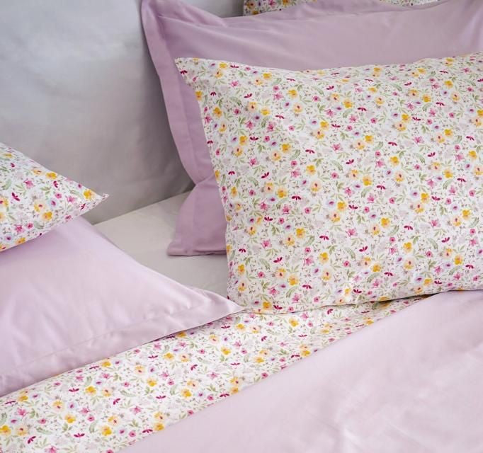 Set lenjerie de pat pentru 2 persoane, bumbac satinat, cearceaf pilotă 200 x 200 cm cu 2 fețe de pernă 50 x 70 cm, model floral multicolor