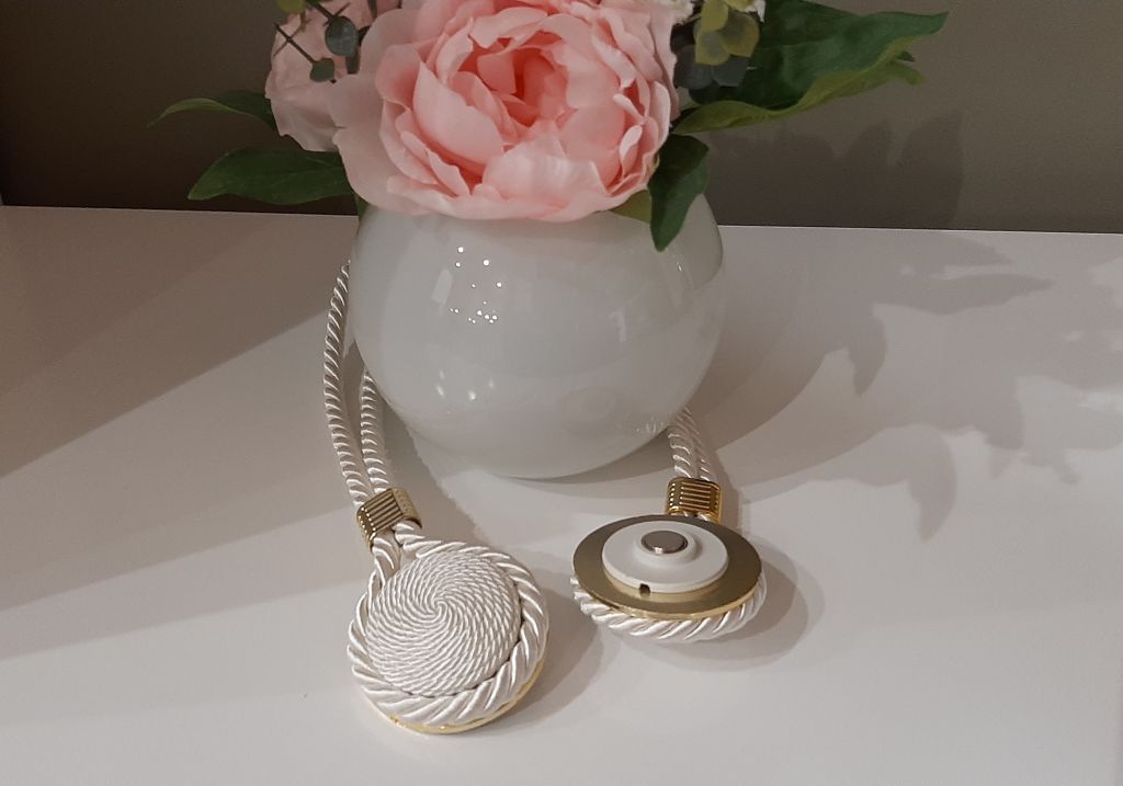 Set of 2 decorative magnets for curtains, oval shape, double textile cord 53 cm, ivory