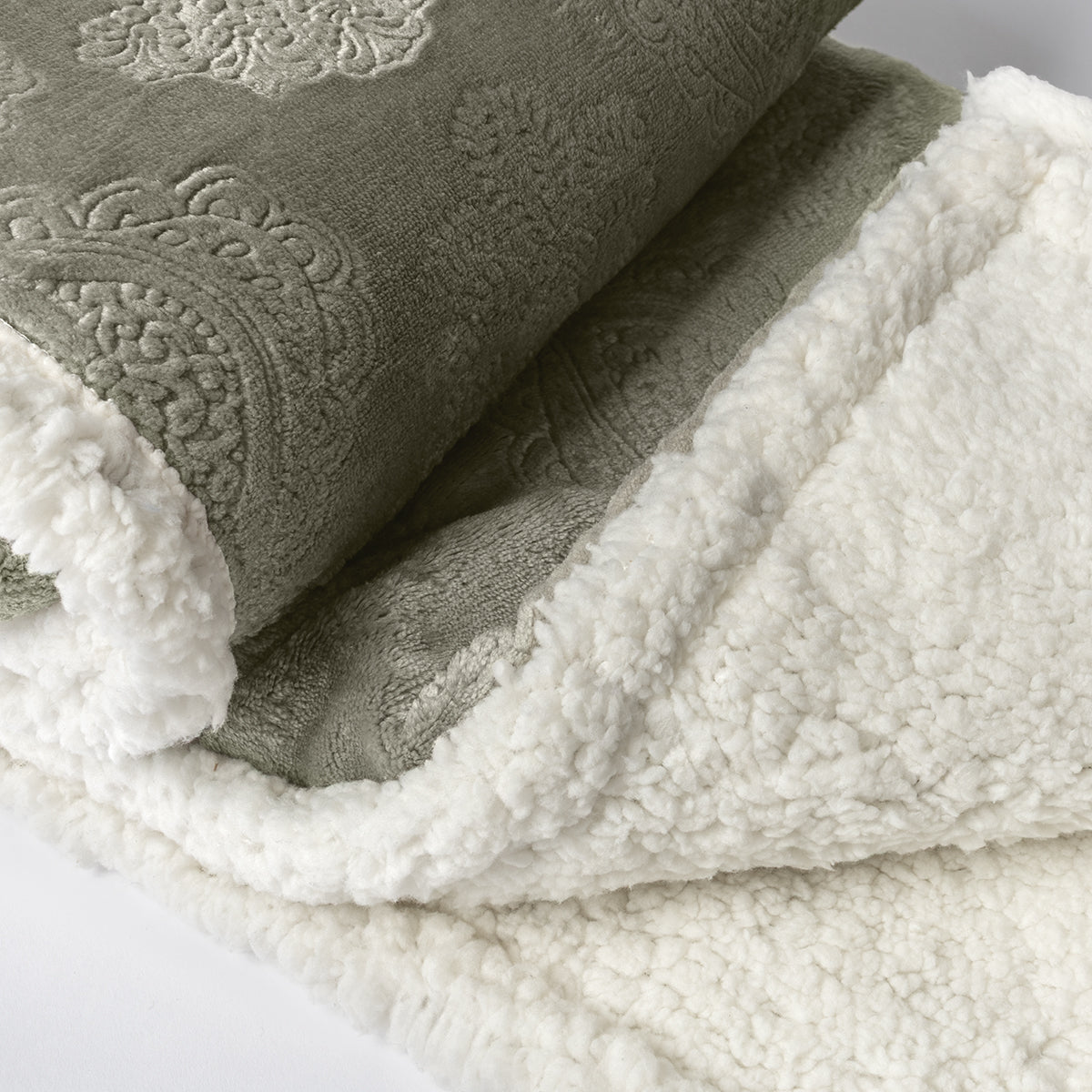Patura pufoasa cu design luxos MAJESTIC VERDE 140/200 cm