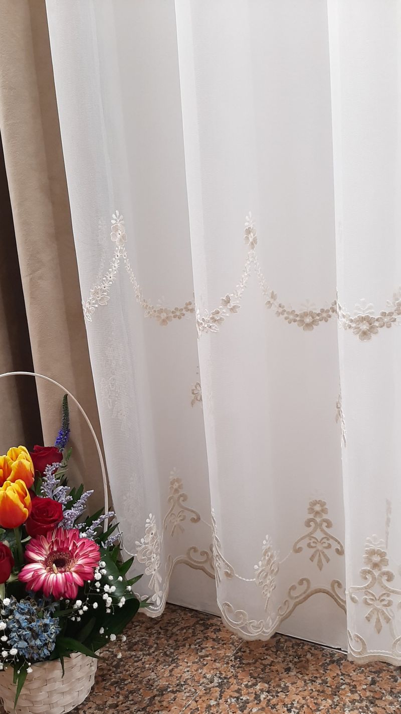 Perdea 4000161/12, albă, tull cu broderie bej auriu