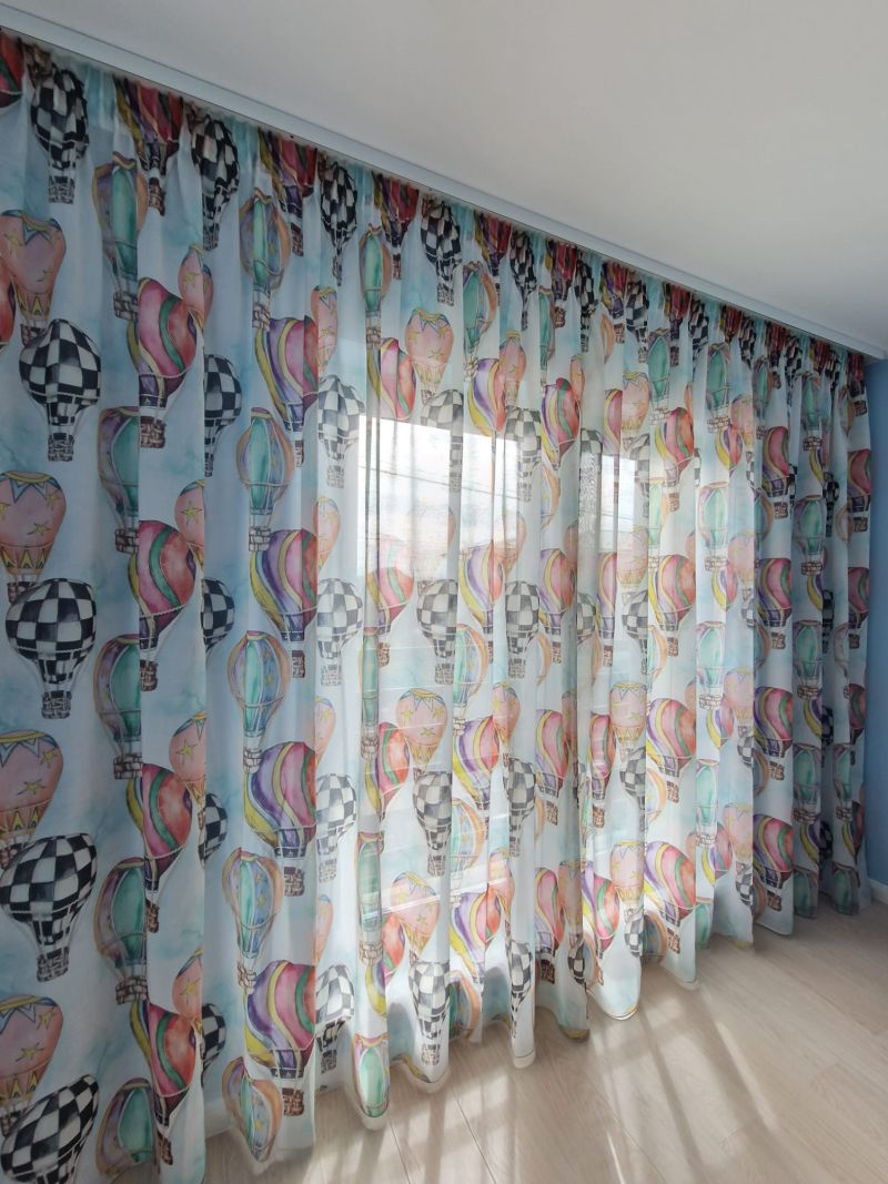 Perdea 534 CVK2821/01, din in natural, albă, imprimeu cu baloane cu aer cald, model exclusiv