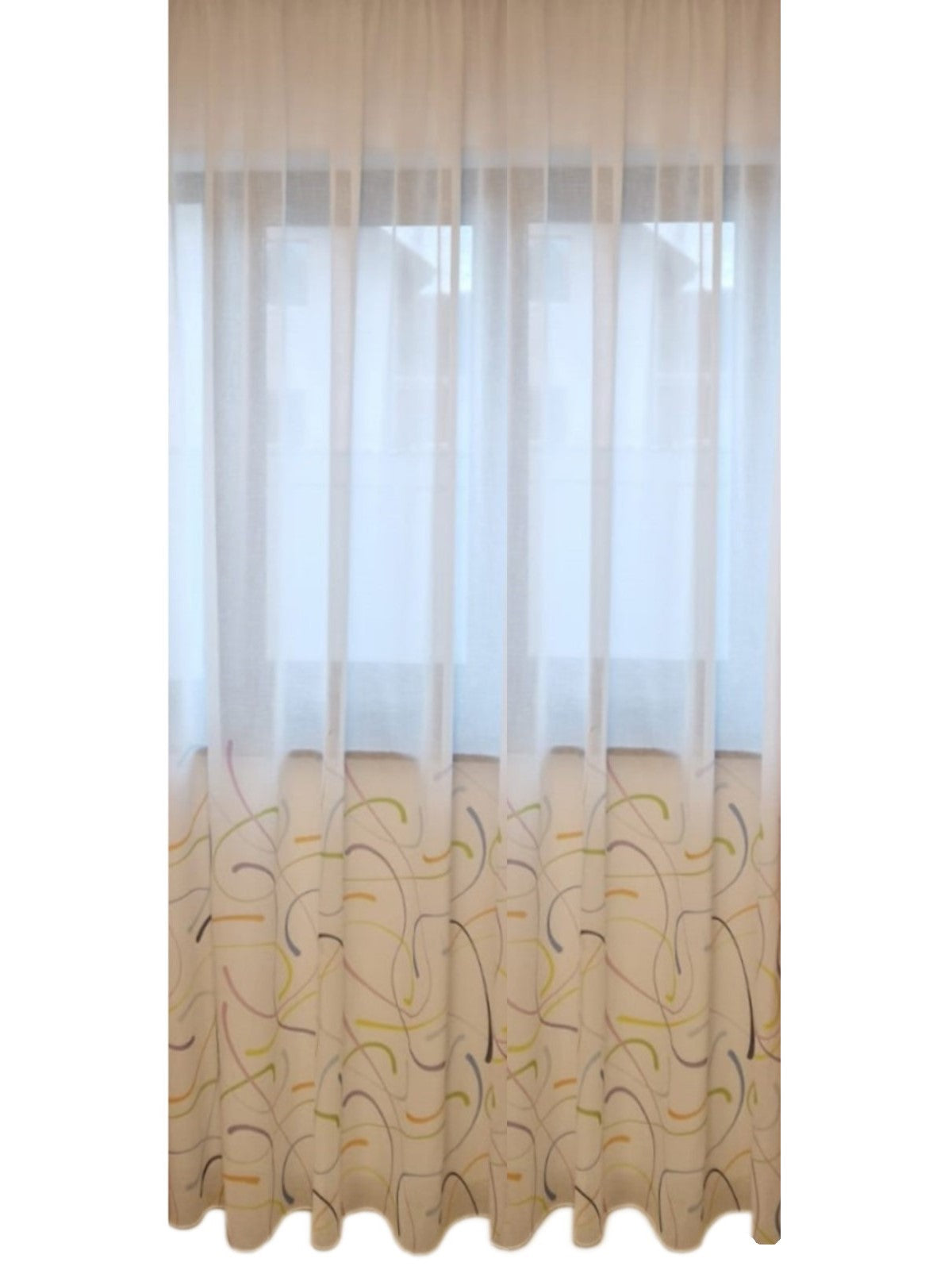 Perdea CVK Painted, in, fond alb cu model multicolor și fir de plumb în partea inferioară