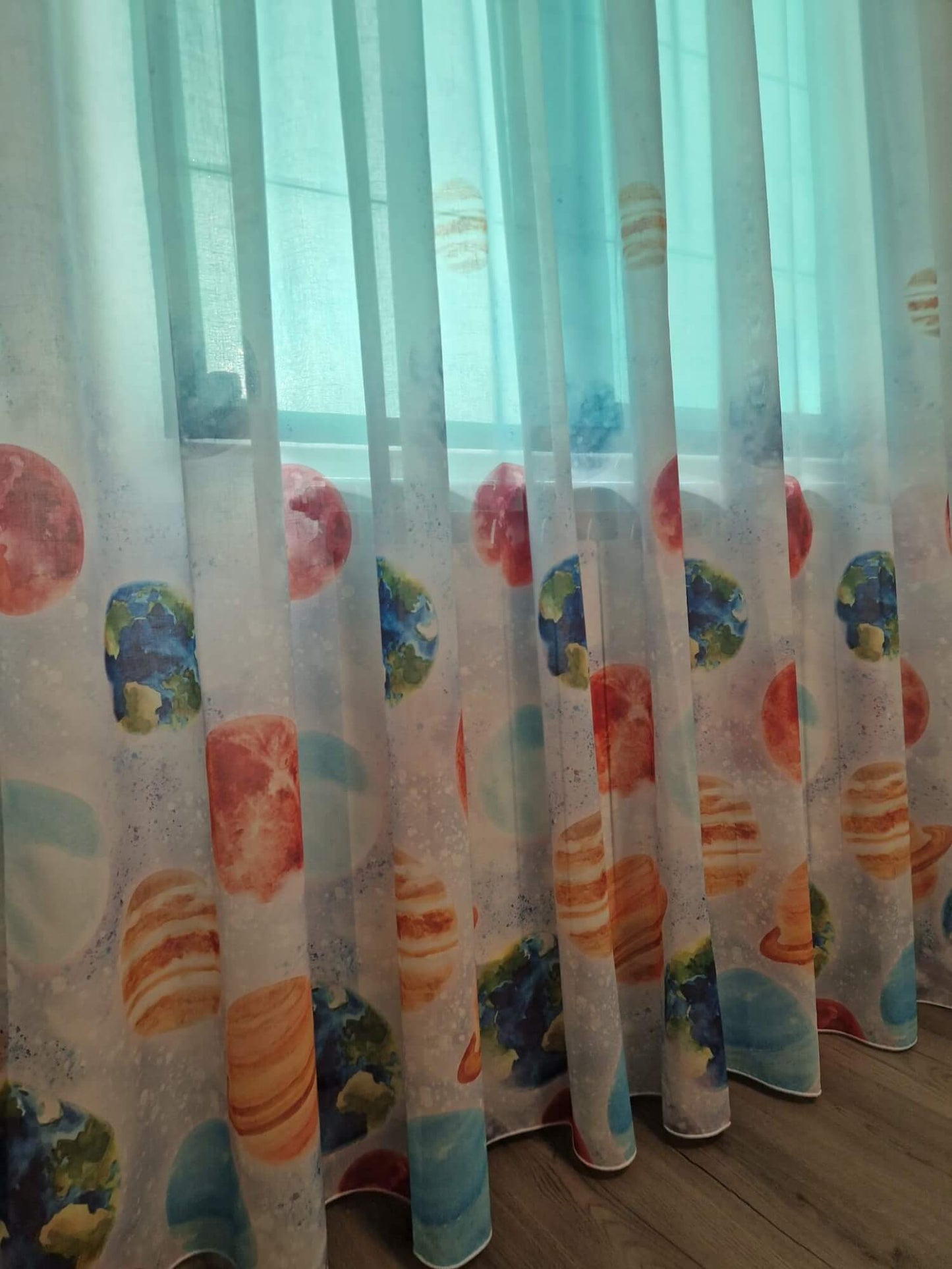 Perdea 534 CVK3201/01, din in natural, albă, imprimeu cu planete