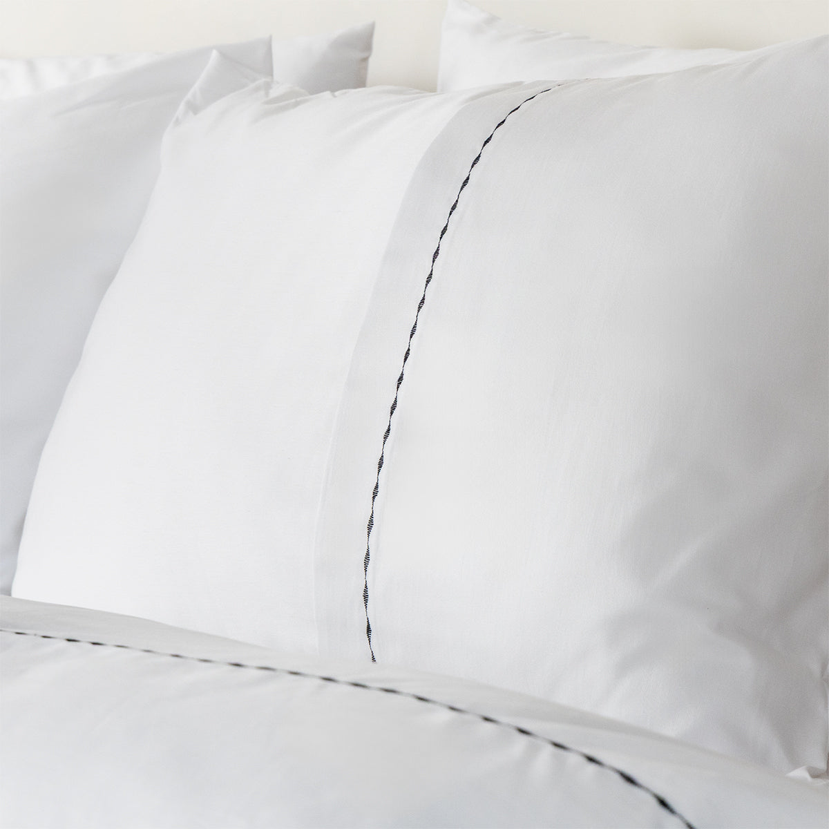 Lenjerie de pat din bumbac satinat PREMIUM ELEGANCE NEGRU 2 piese