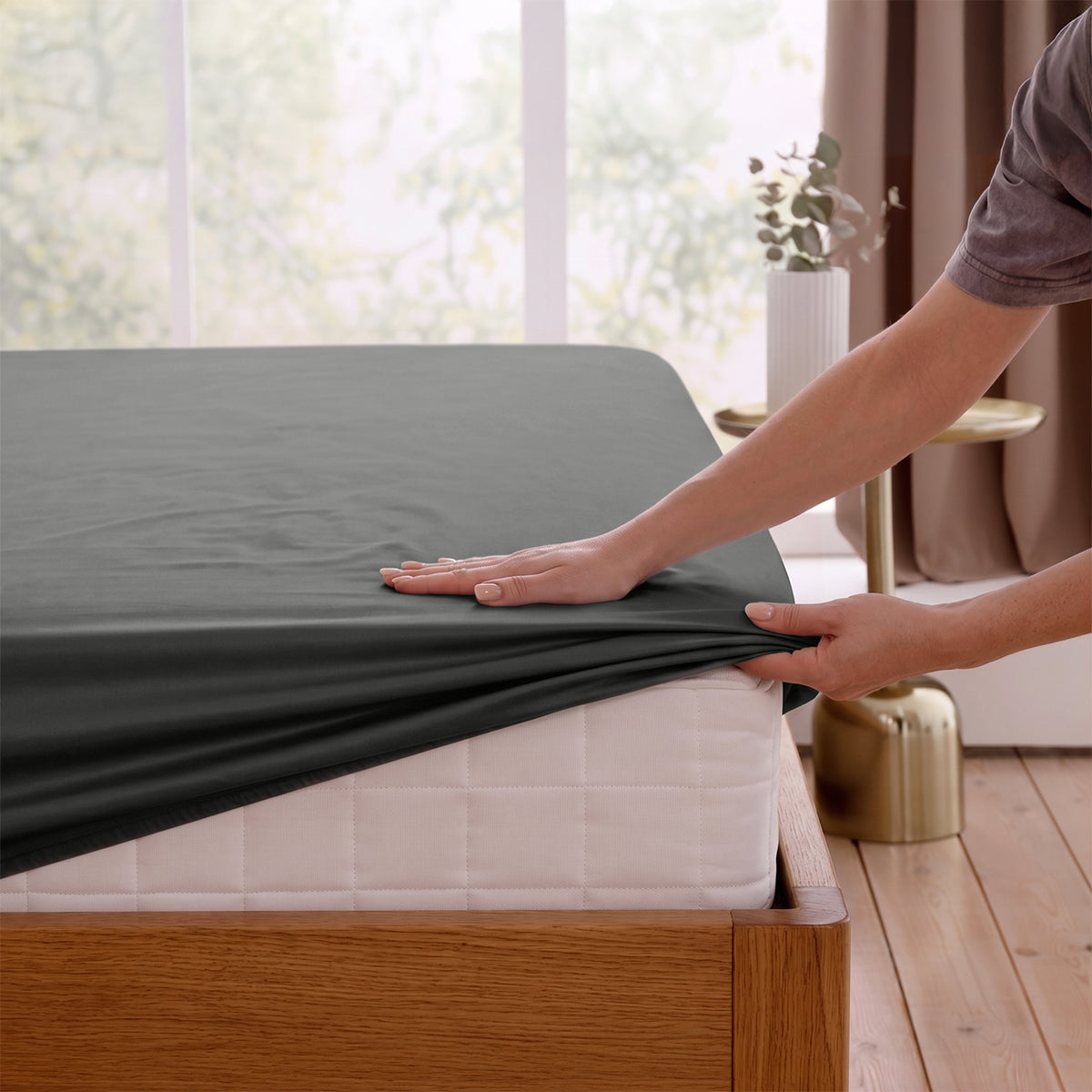 Fitted sheet SATEEN SMOKY 200/200/25 cm 100% satin cotton