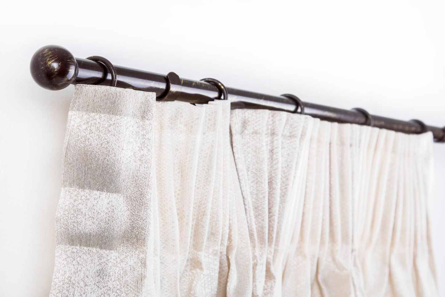 Kit galerie extensibilă Mira Negru-Auriu 110-200 cm