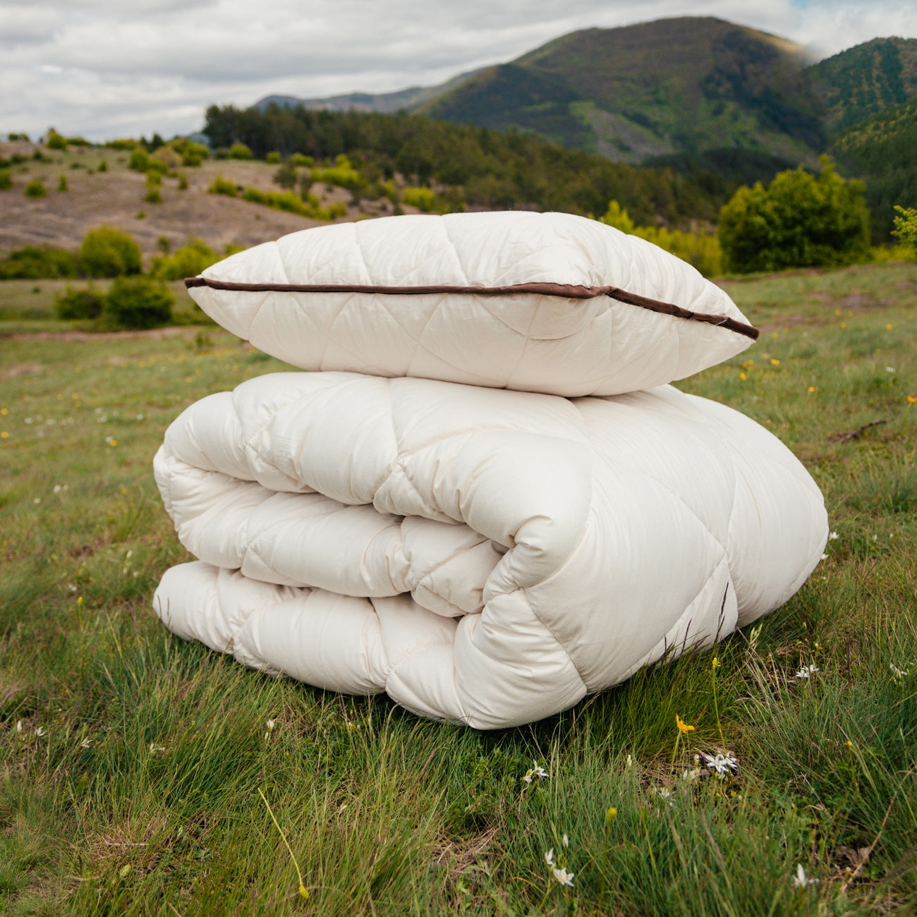 Perna confortabila NATURAL cu husa din 100% bumbac natural netratat